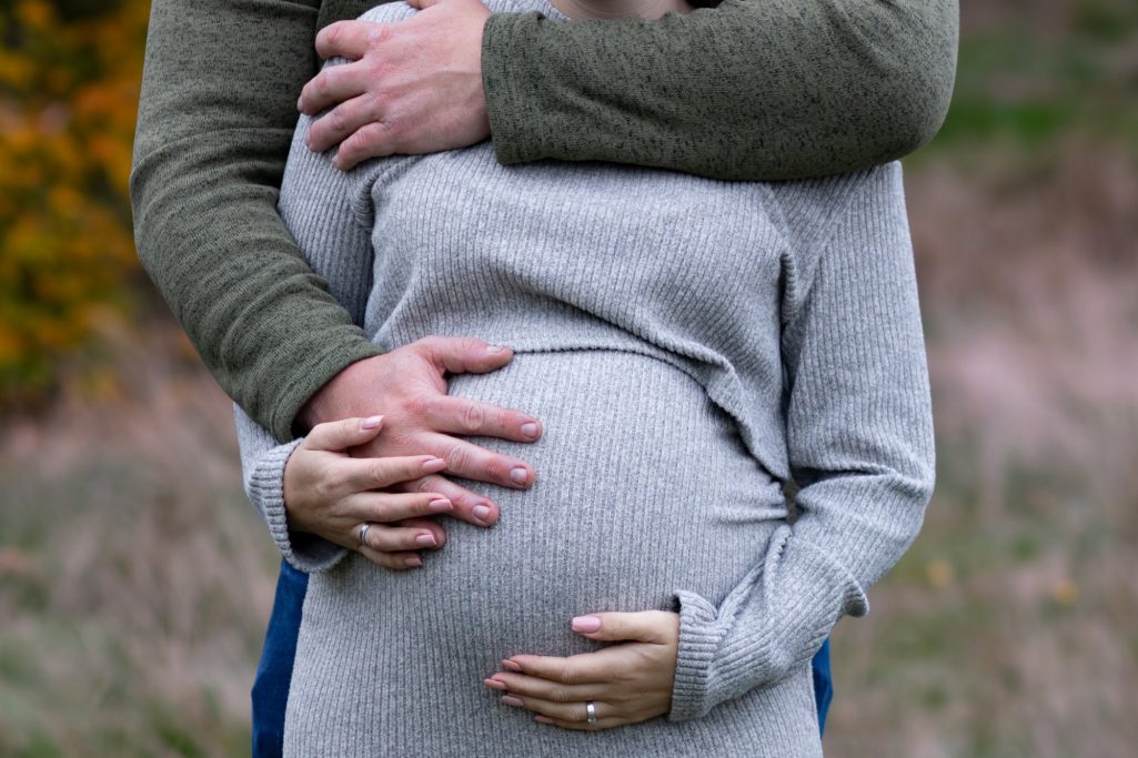 Schwangerschaftsfotografie, Babybauchshooting, Schwangerschaftsshooting, Frankfurt Friedrichsdorf, Bad Homburg, Taunus
